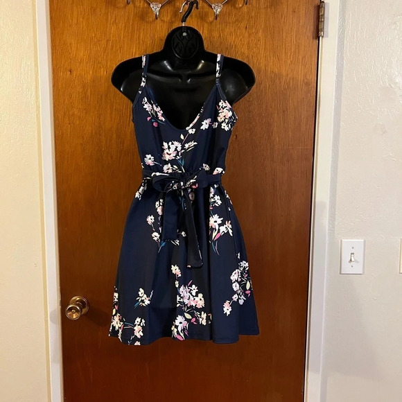 Blue & Floral Dress - Picture 8 of 12
